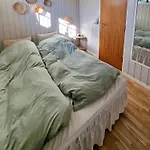 Idyllic Wooden House By Two Beaches Dom wakacyjny *