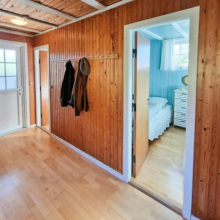 度假居 Authentic 1950s Wooden House By Two Beaches