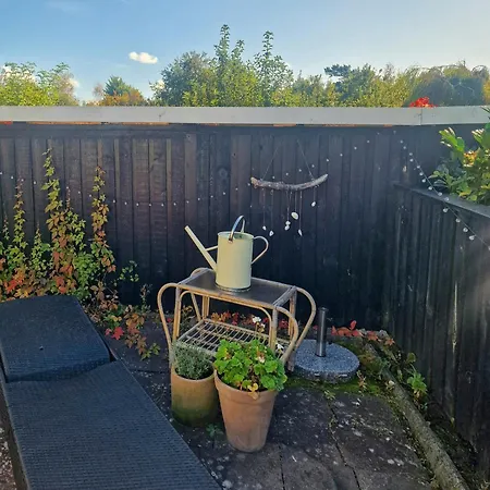 Authentic 1950s Wooden House By Two Beaches Сasa de vacaciones