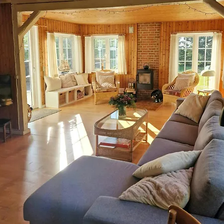 Сasa de vacaciones Authentic 1950s Wooden House By Two Beaches